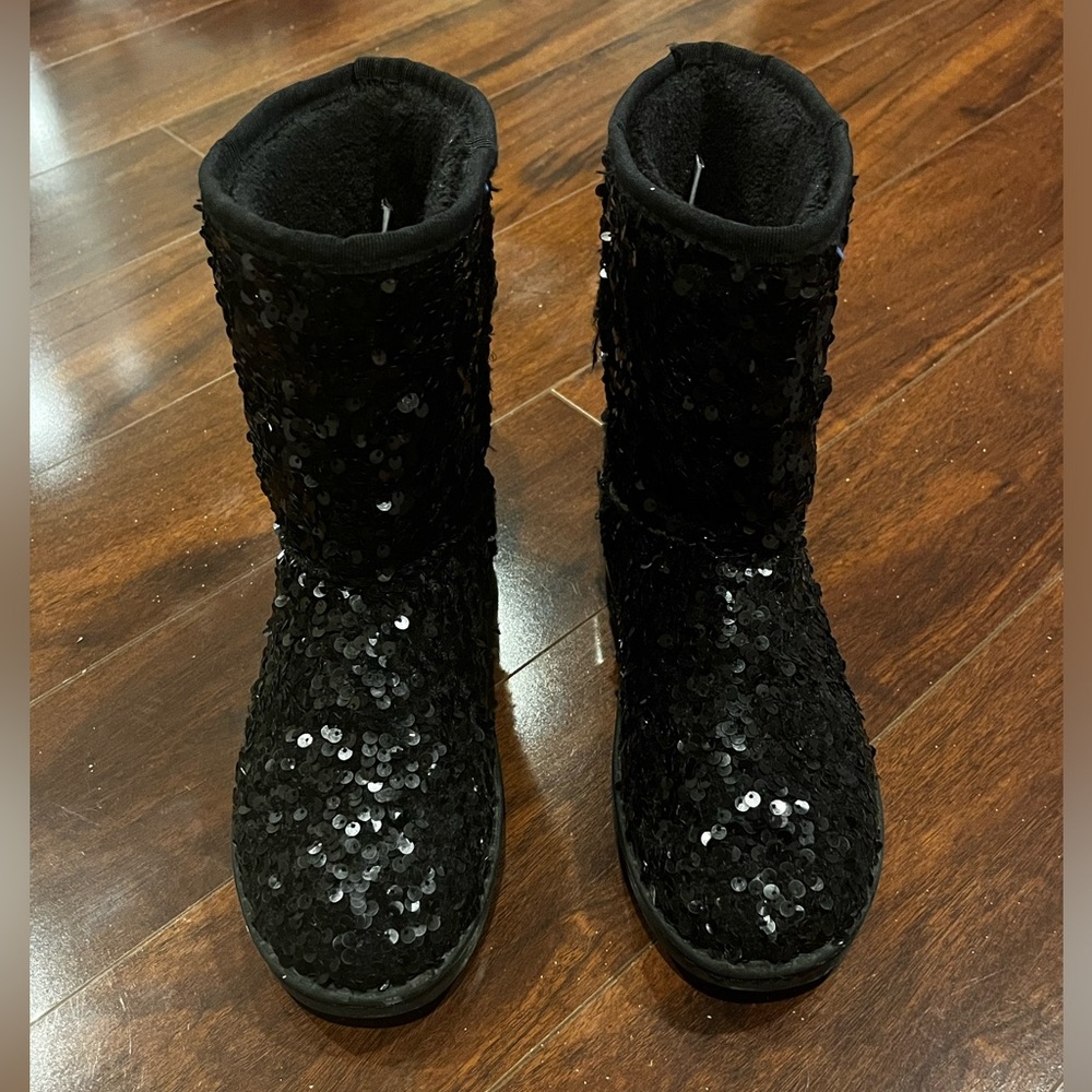 ⭐️EUC - Forever - Black Sequin Boots - Woman's Size 6.5 (Big Kids - Size 4.5)